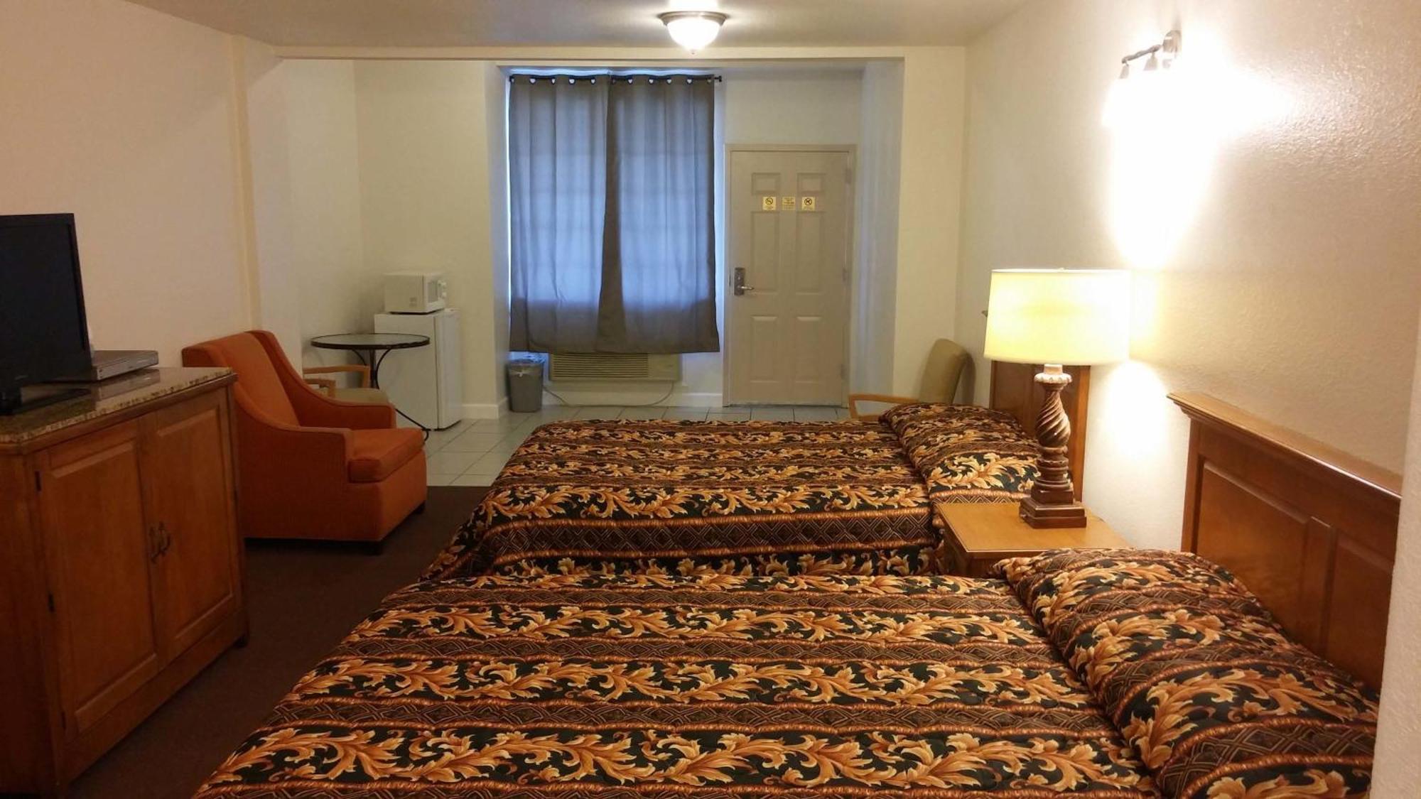 Country Regency Inn & Suites Manvel Dış mekan fotoğraf