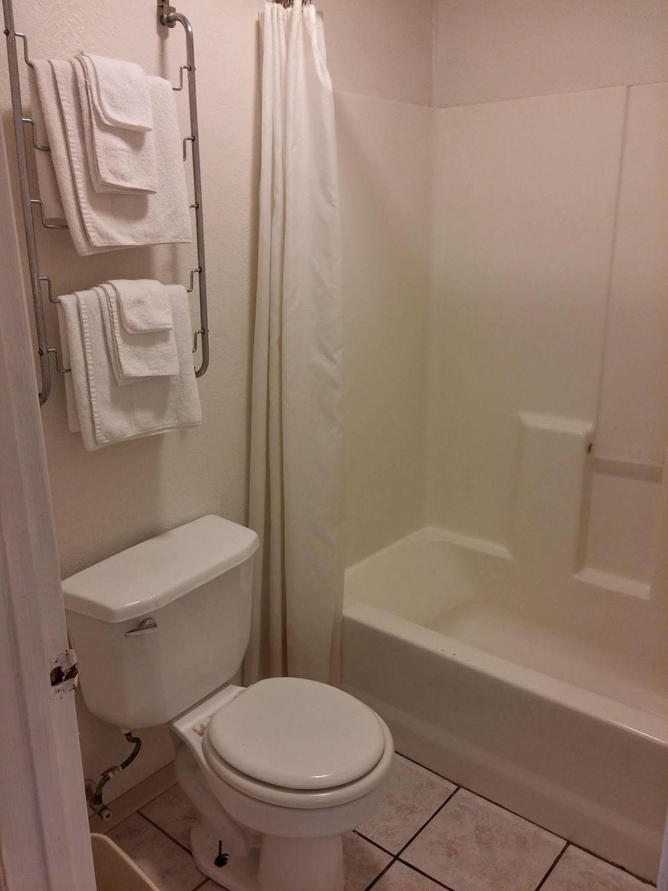 Country Regency Inn & Suites Manvel Dış mekan fotoğraf