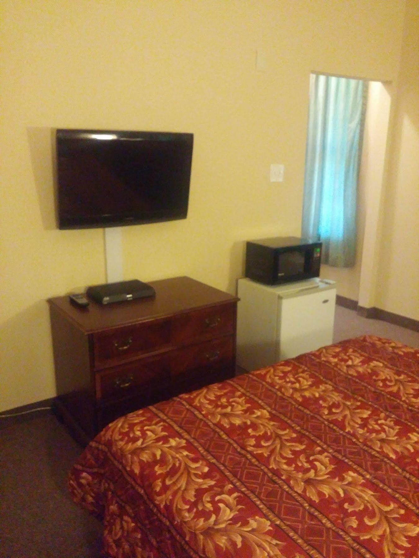 Country Regency Inn & Suites Manvel Dış mekan fotoğraf