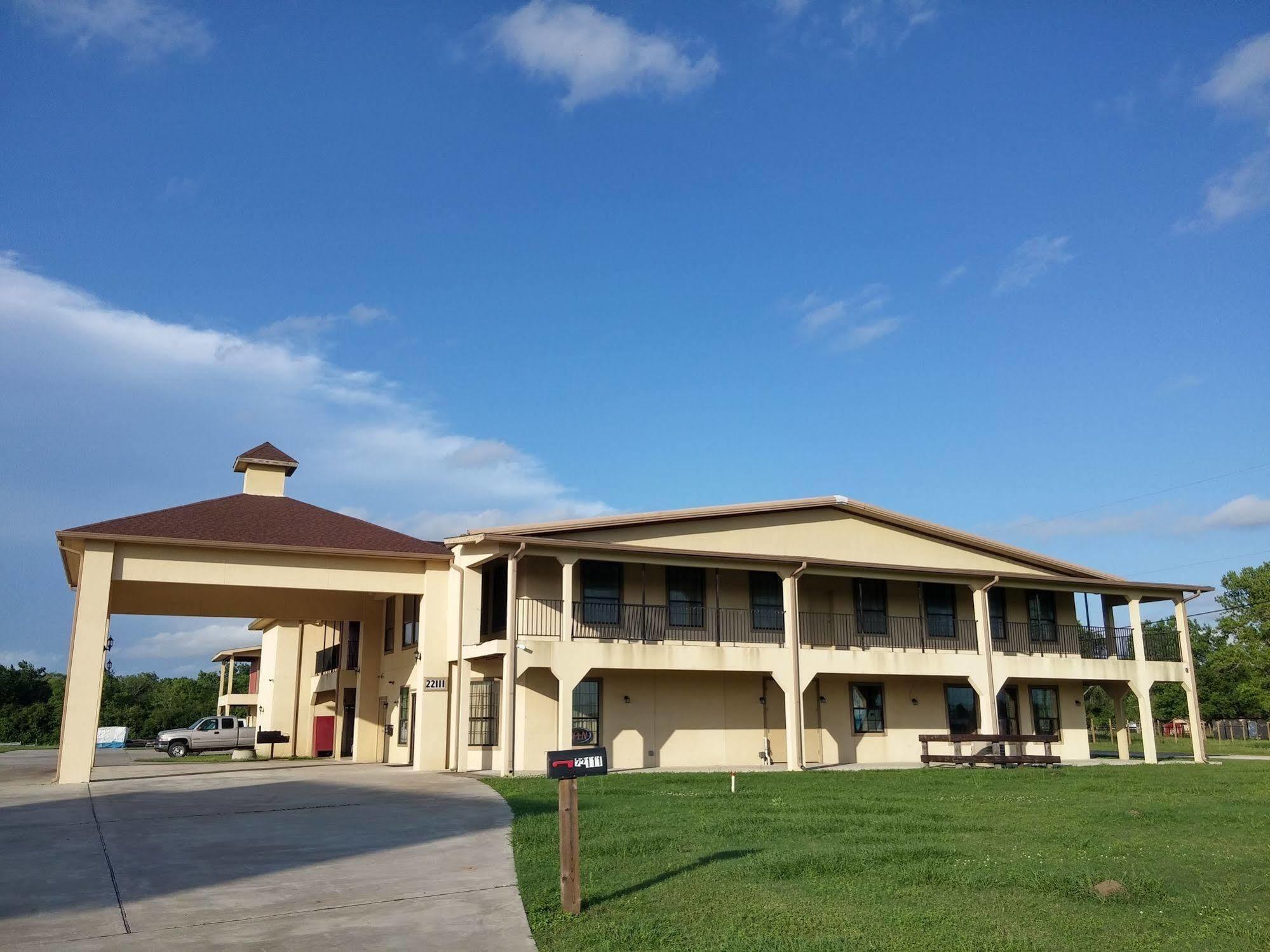 Country Regency Inn & Suites Manvel Dış mekan fotoğraf